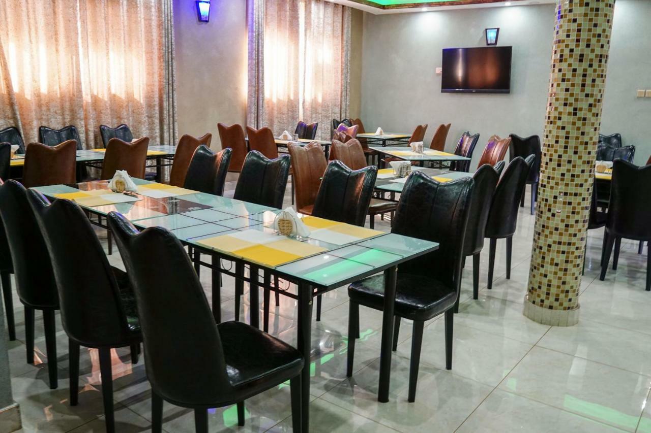 Rubax Motel Mbarara Екстер'єр фото